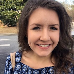 Meet your Posher, Elizabeth